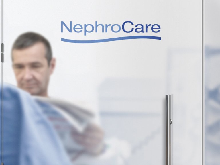 [Translate to France - French:] NephroCare entrance door