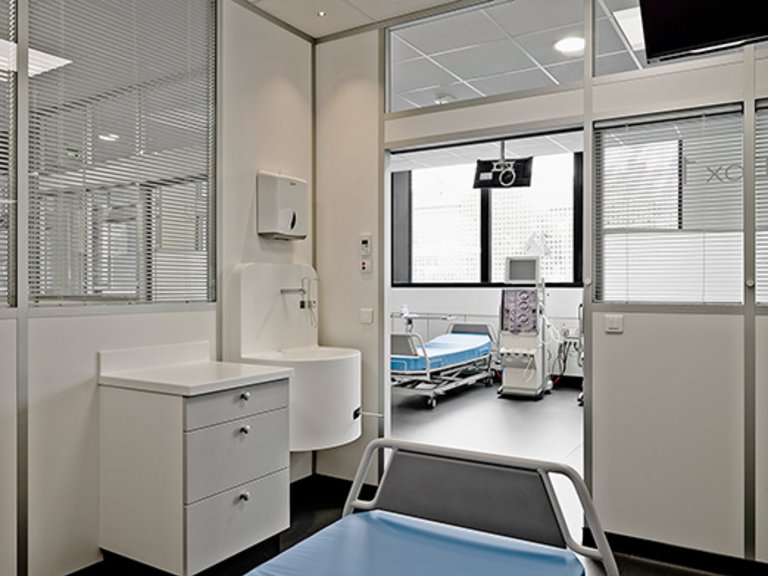 Centre NephroCare – Salle de traitement isolée