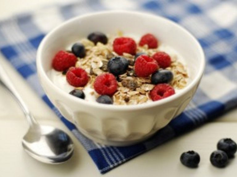 [Translate to France - French:] bowl of muesli